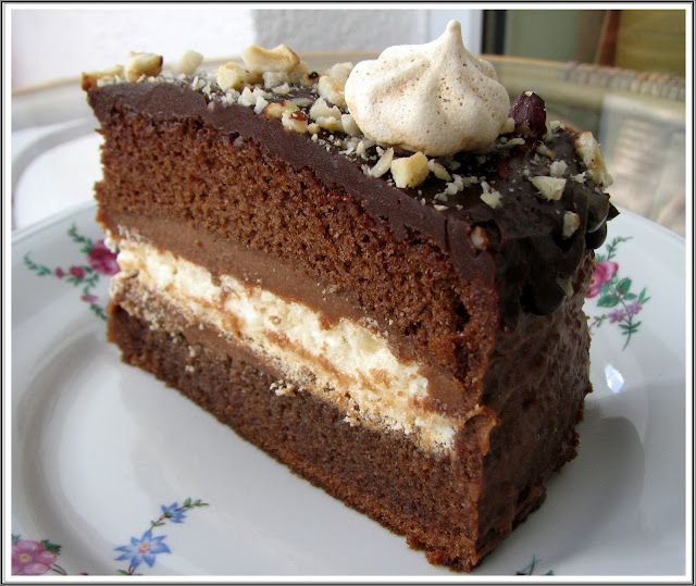 Šokoladinis tortas su morengu