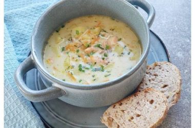 Lašišos sriuba su lydytu sūreliu receptas