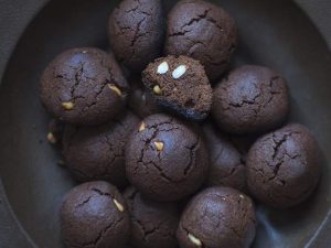 Šokoladiniai sausainiai su žemės riešutų sviestu
