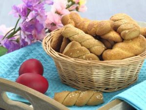 Velykinių sausainių su sezamo sėklomis receptas