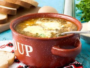 Vištienos sriubos su rūgštynėmis receptas