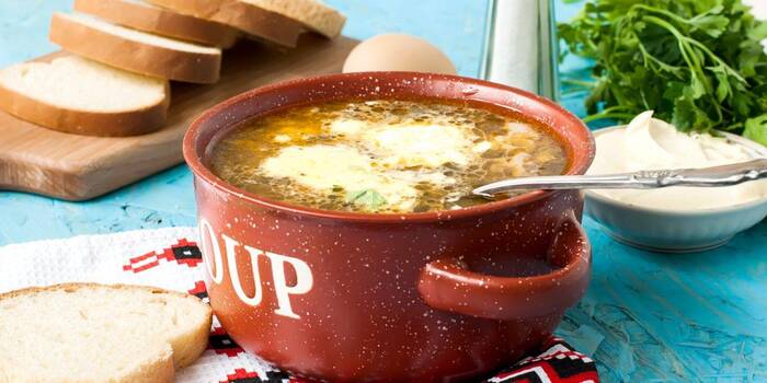 Vištienos sriubos su rūgštynėmis receptas