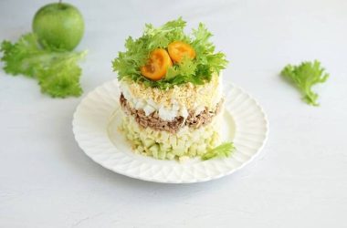 Tuno salotų su obuoliais receptas