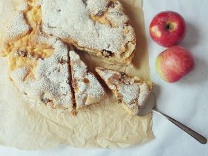 Biskvitinio obuolių pyrago receptas