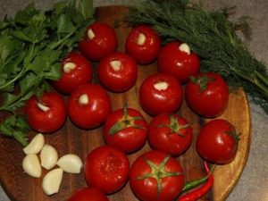 Marinuotų pomidorų su česnaku receptas