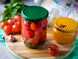 Marinuotų pomidorų su medumi receptas