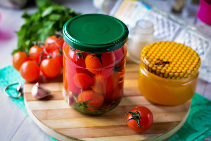 Marinuotų pomidorų su medumi receptas