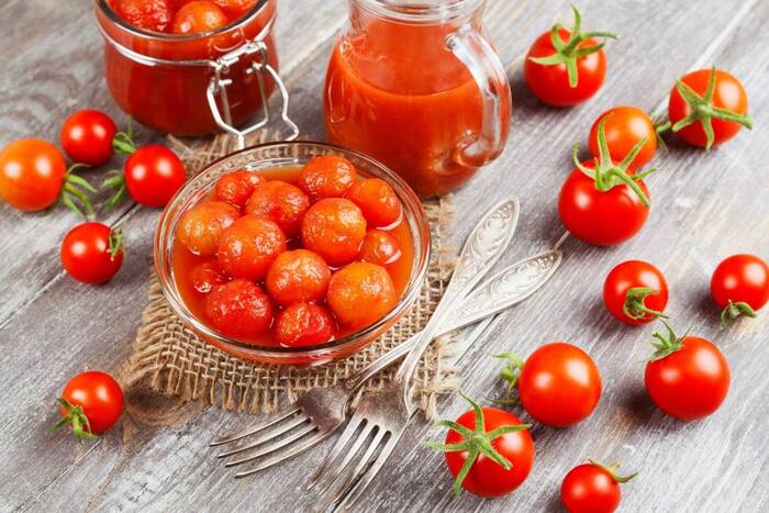 Pomidorų savo sultyse be kaitinimo receptas
