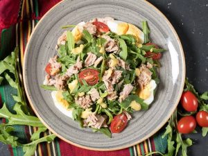 Tuno salotų receptas su vynuogėmis